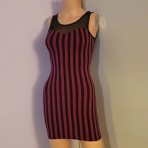 💙STRIPPED & MESH DRESS - Picture 1 of 7